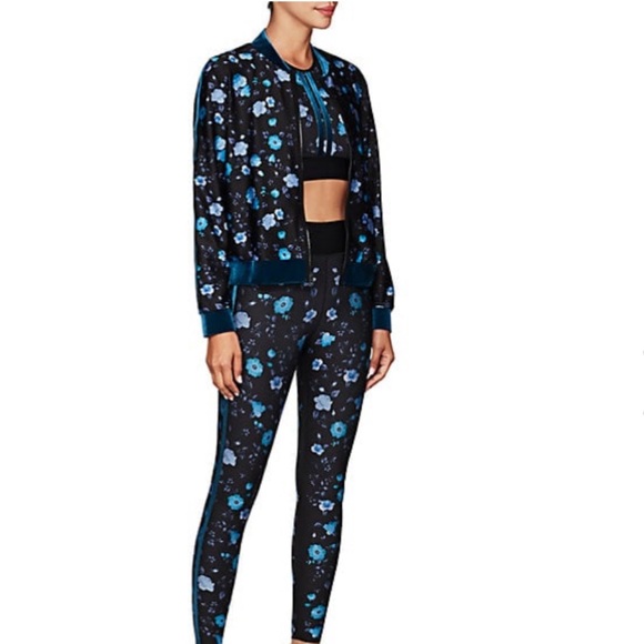 NEW • Ultracor • Botanica Floral Crop Top Black - Picture 2 of 6